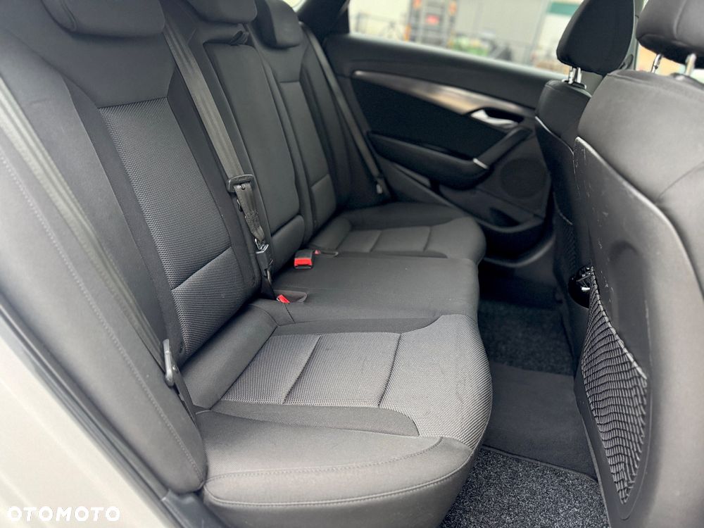 Hyundai i40 Kombi blue 1.7 CRDi DCT Premium - 15