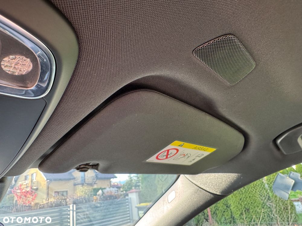 Volvo XC 60 D4 R-Design - 26