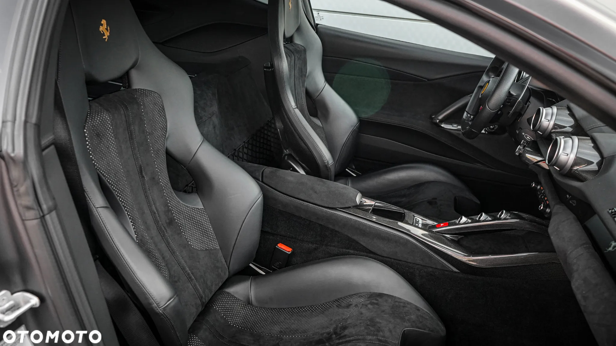 Ferrari 812 Superfast - 36