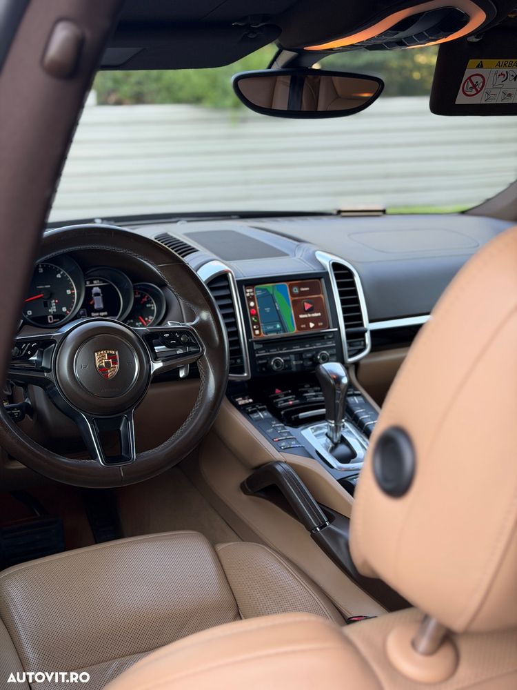 Porsche Cayenne 3.0 L - 5