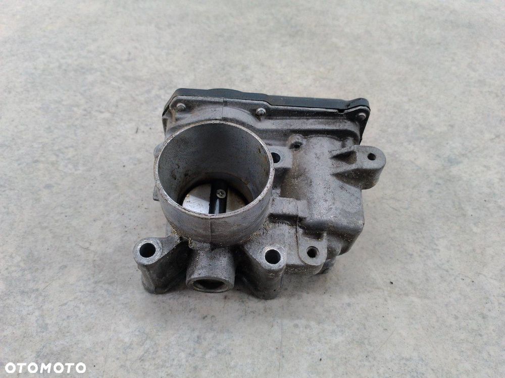 PRZEPUSTNICA RENAULT CLIO III FL 161202859R 1.2 16V - 1