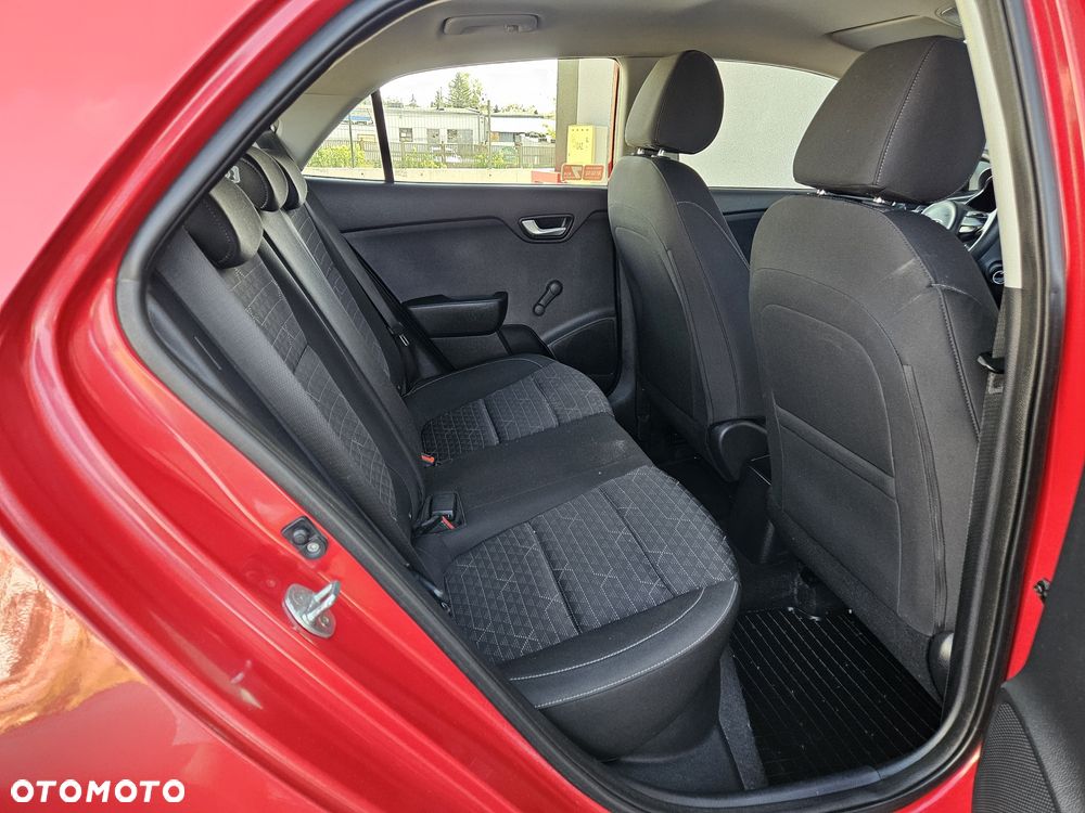 Kia Rio - 8