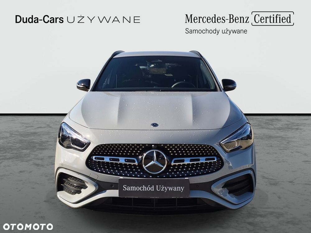 Mercedes-Benz GLA - 9