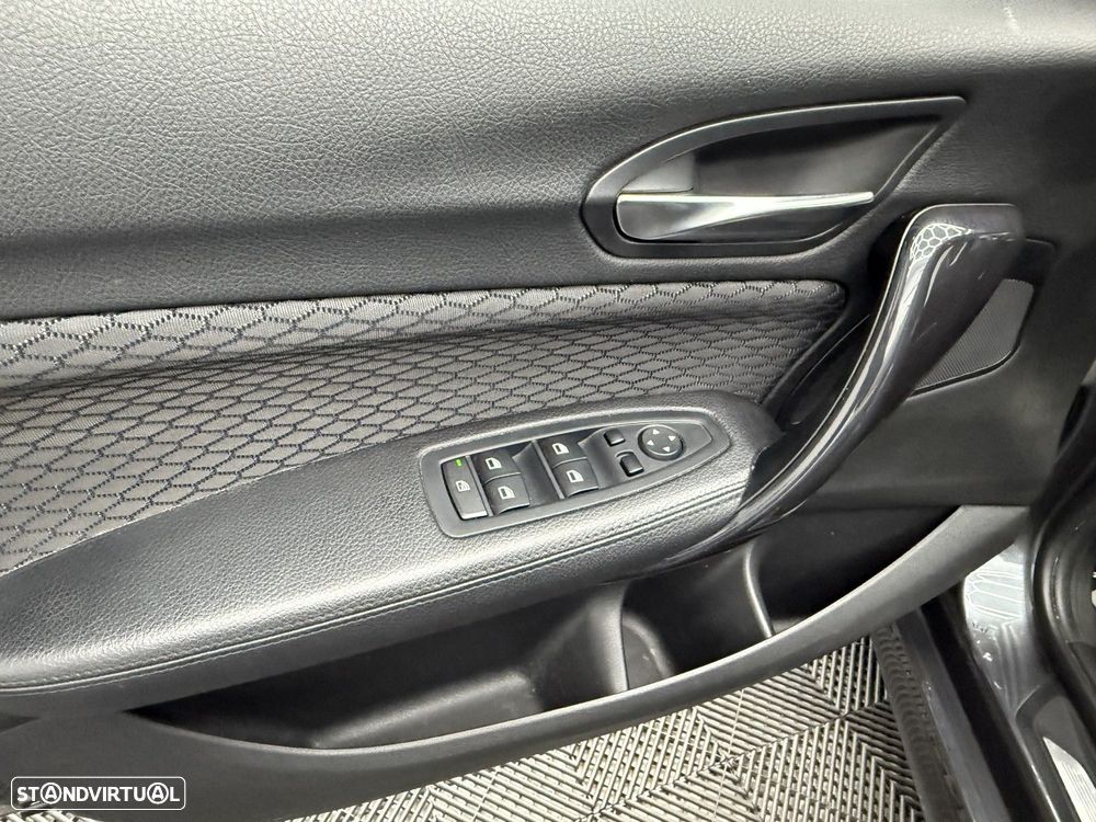 BMW 120 d Pack M - 16