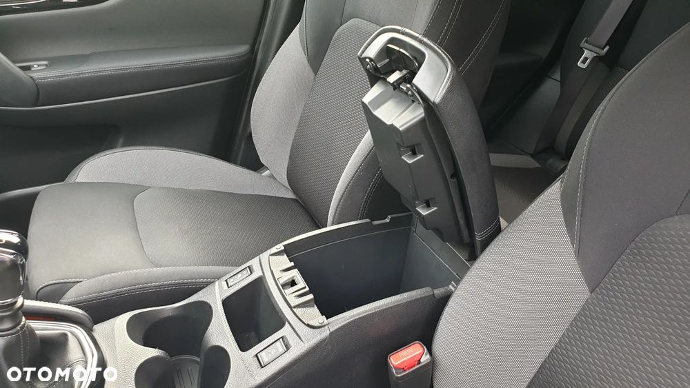 Nissan Qashqai 1.3 DIG-T N-Connecta EU6d - 37