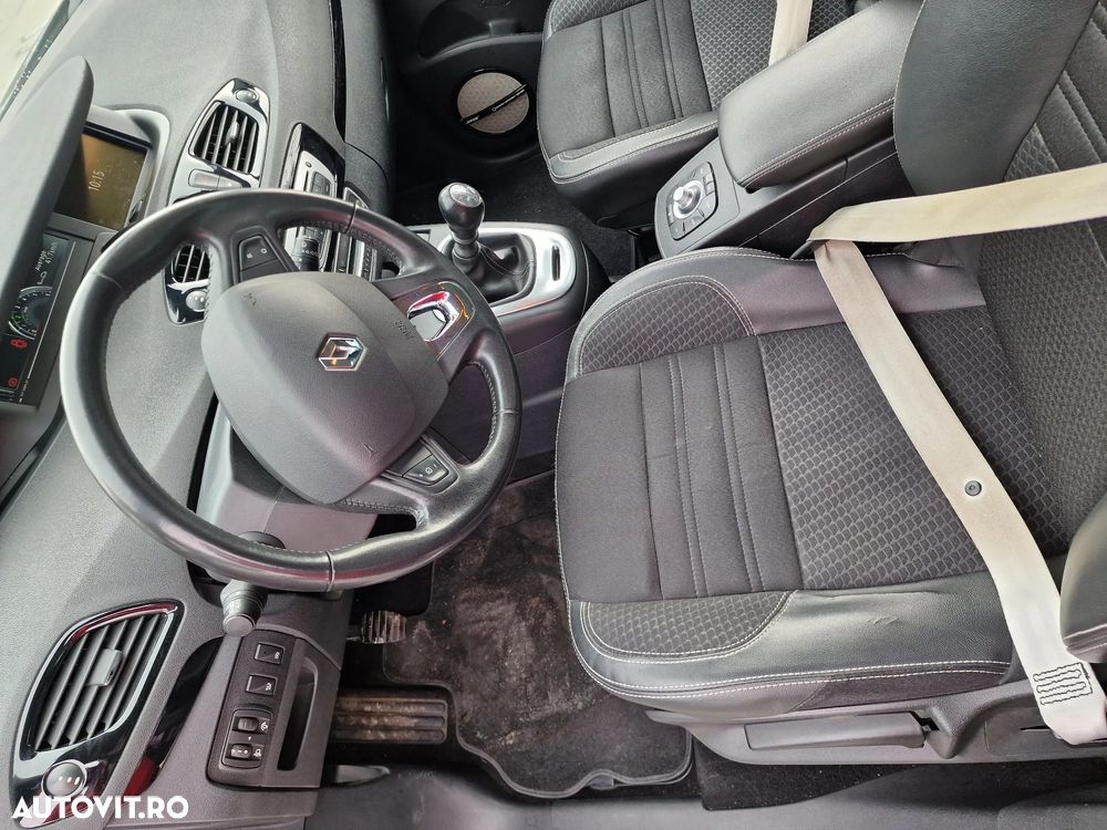 Renault Scenic - 15