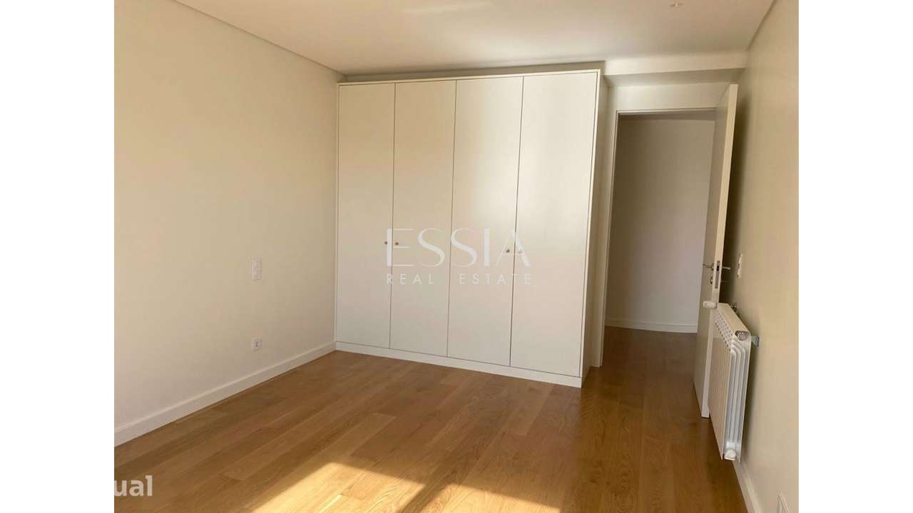 Apartamento T1 com Lugar de Garagem e Arrumos - Grande imagem: 4/10