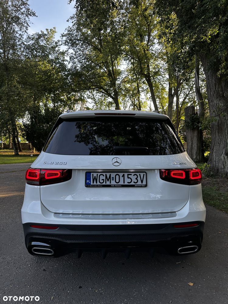 Mercedes-Benz GLB 250 4Matic 8G-DCT AMG Line - 9