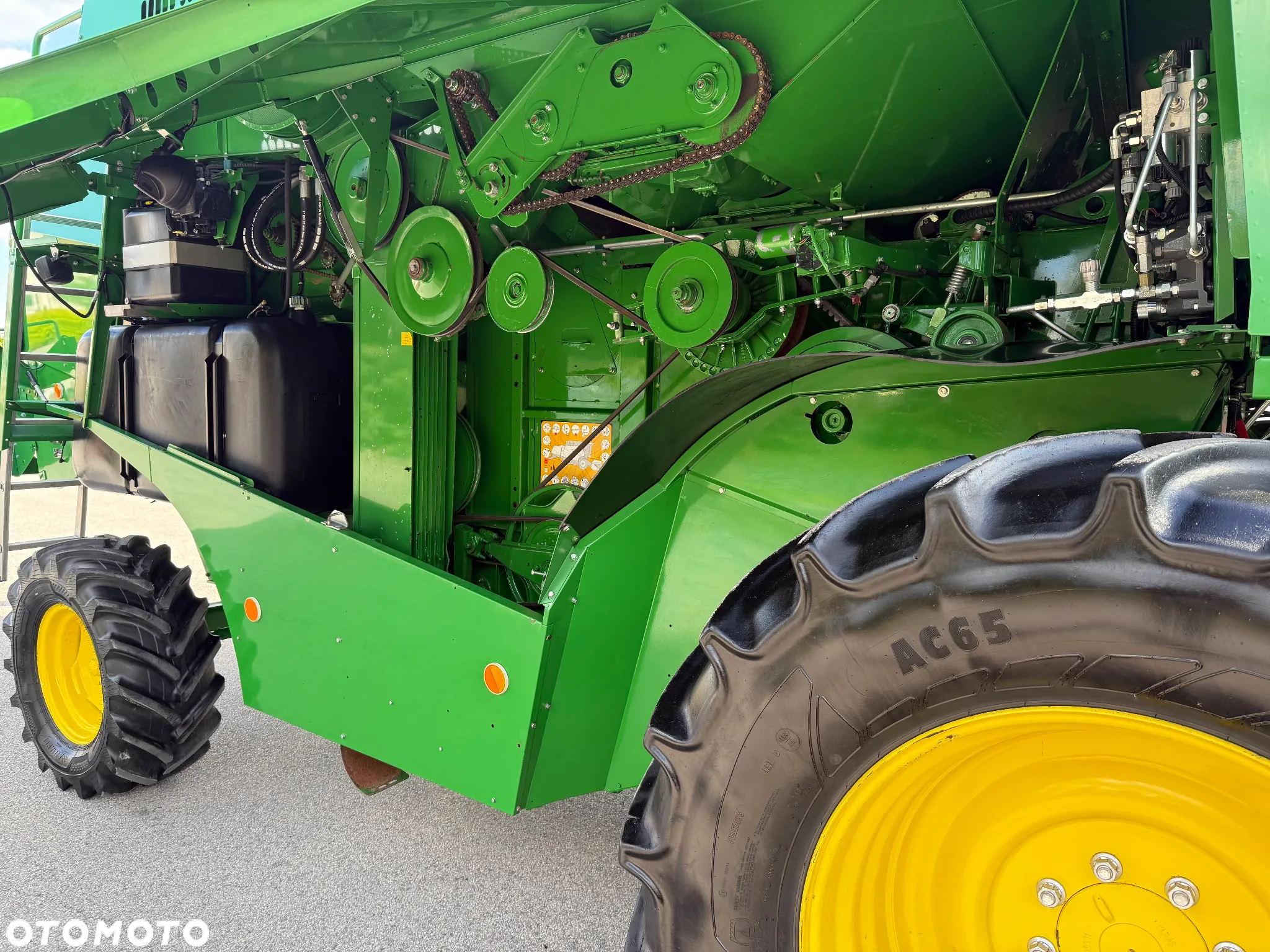 John Deere W 330 - 31