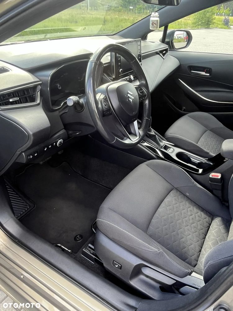 Suzuki Swace 1.8 Hybrid Premium Plus CVT - 10