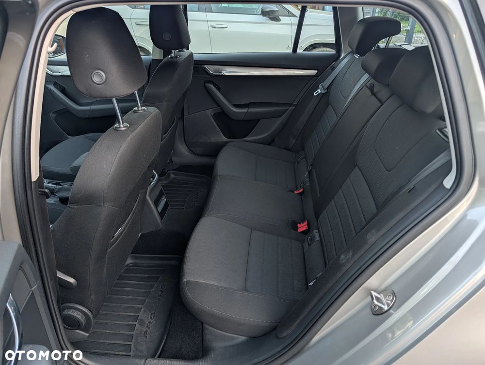 Skoda Octavia 1.6 TDI Active DSG - 16