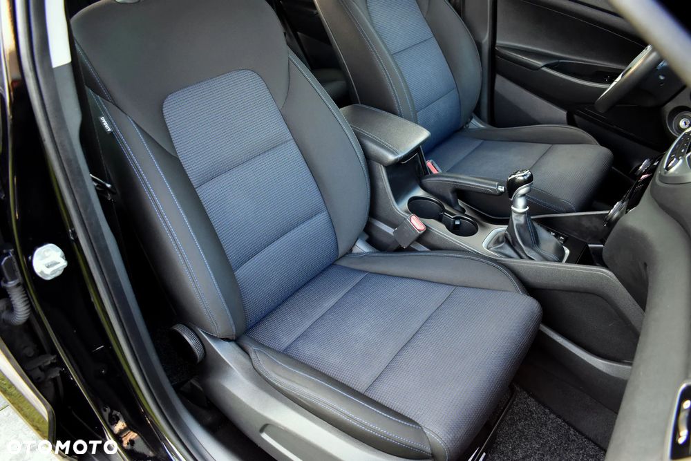 Hyundai Tucson 1.7 CRDI BlueDrive Style 2WD - 36