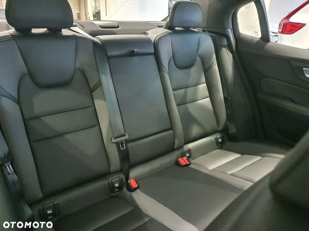 Volvo S60 B4 B Ultimate Dark - 13
