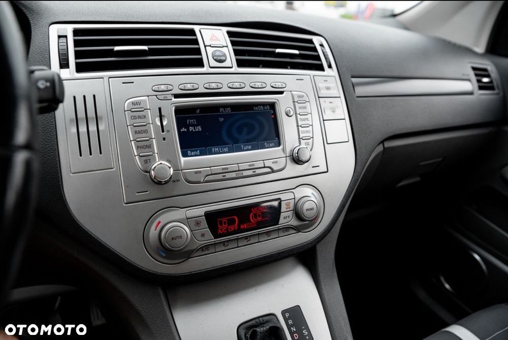 Ford Kuga 2.5 4x4 Titanium - 36