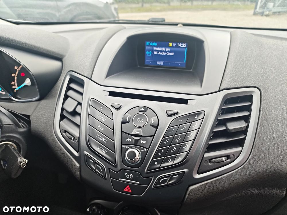 Ford Fiesta 1.25 Celebration - 21