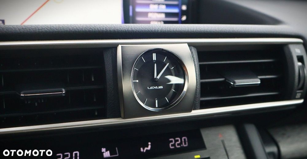 Lexus IS - 32