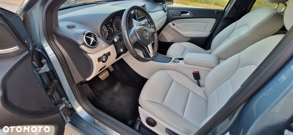 Mercedes-Benz Klasa B 200 7G-DCT - 17