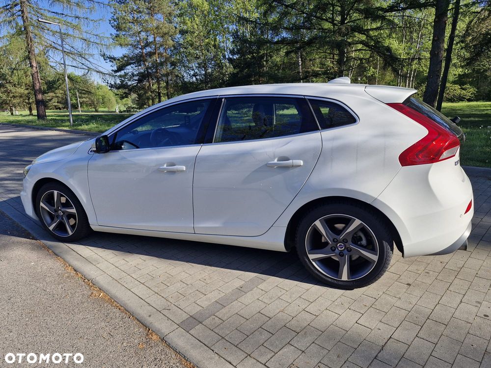 Volvo V40 T3 R-Design - 8