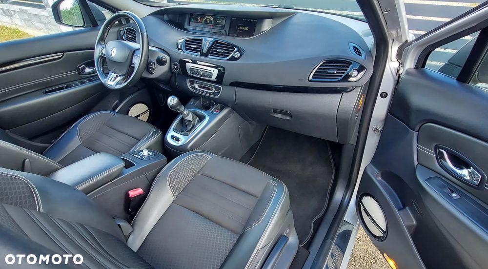 Renault Scenic ENERGY TCe 130 BOSE EDITION - 23