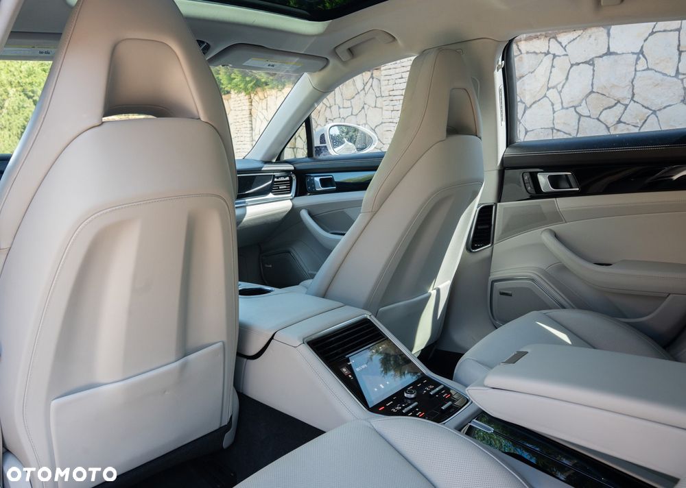 Porsche Panamera - 19