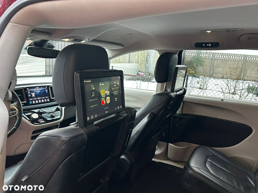 Chrysler Pacifica - 24