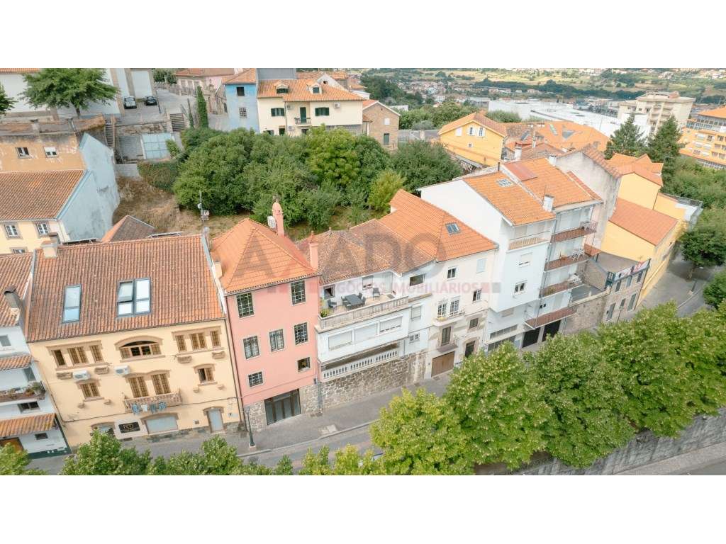 Moradia à Venda no Centro de Seia - Zona do Castelo! - Grande imagem: 2/37