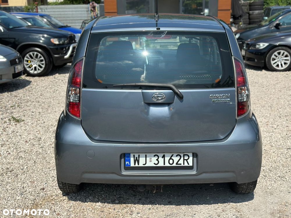 Daihatsu Sirion - 5