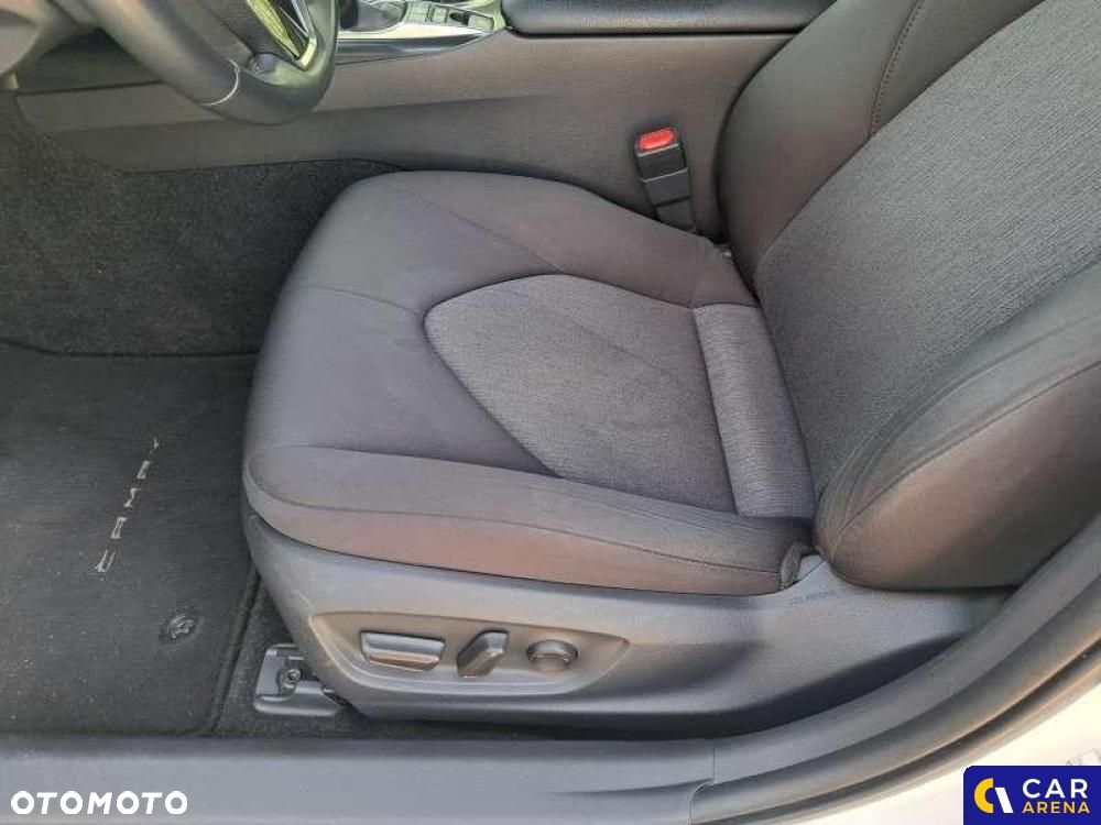 Toyota Camry - 19