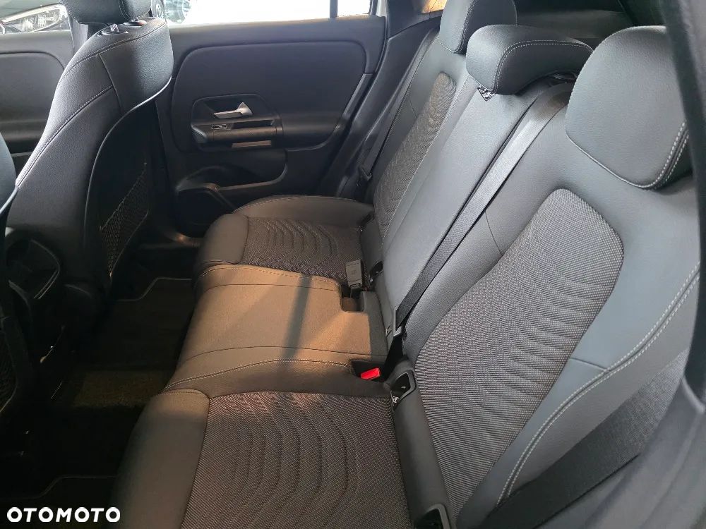 Mercedes-Benz GLA 200 Style - 11