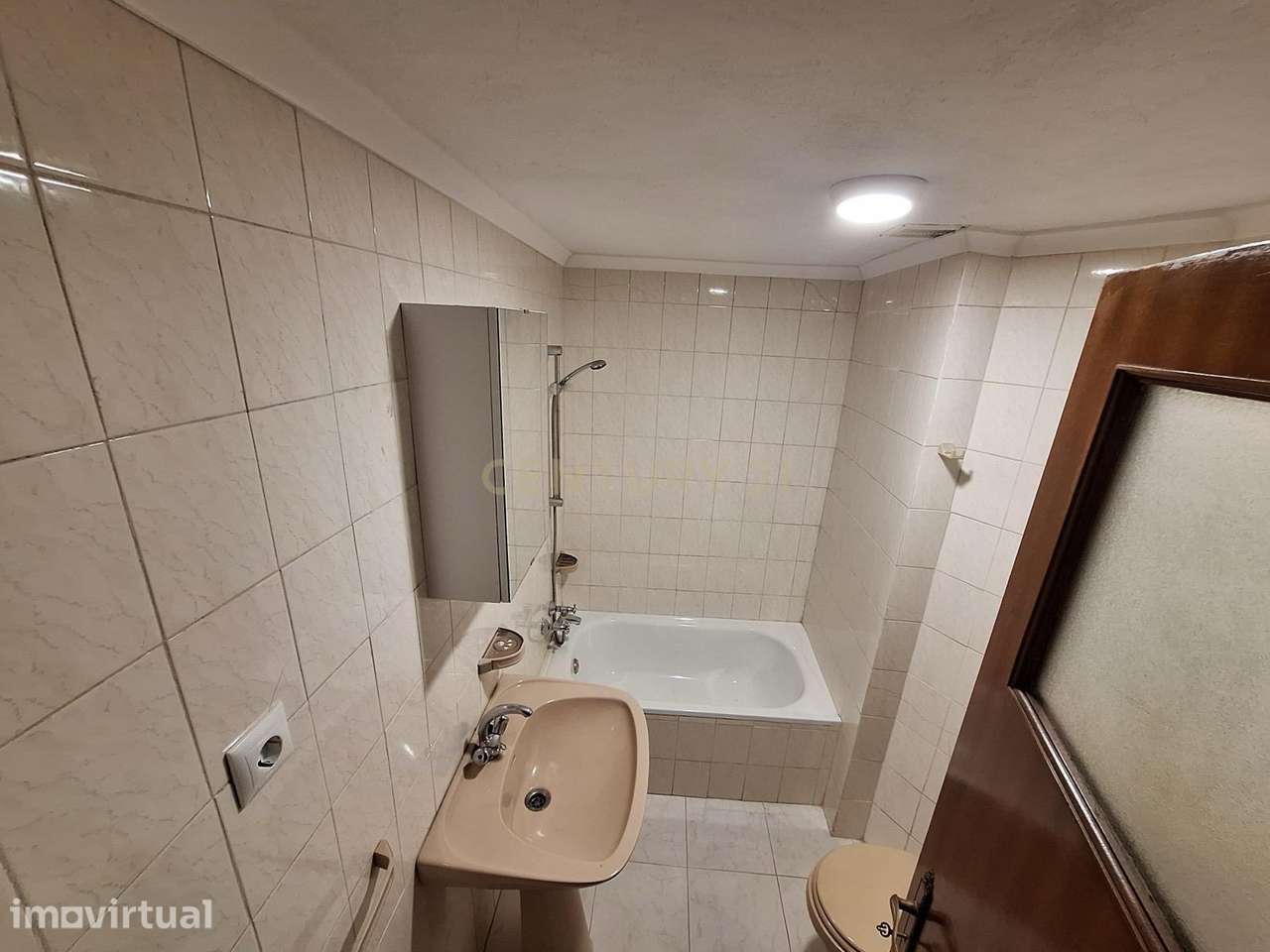 Arrendamento | Moradia T2 renovada em Lordemão, Coimbra - Grande imagem: 3/4