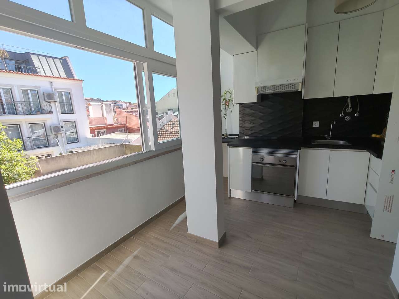 Apartamento T1 totalmente remodelado, muito luminoso! - Grande imagem: 3/15