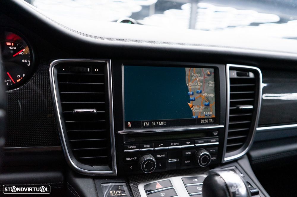 Porsche Panamera Turbo PDK - 36