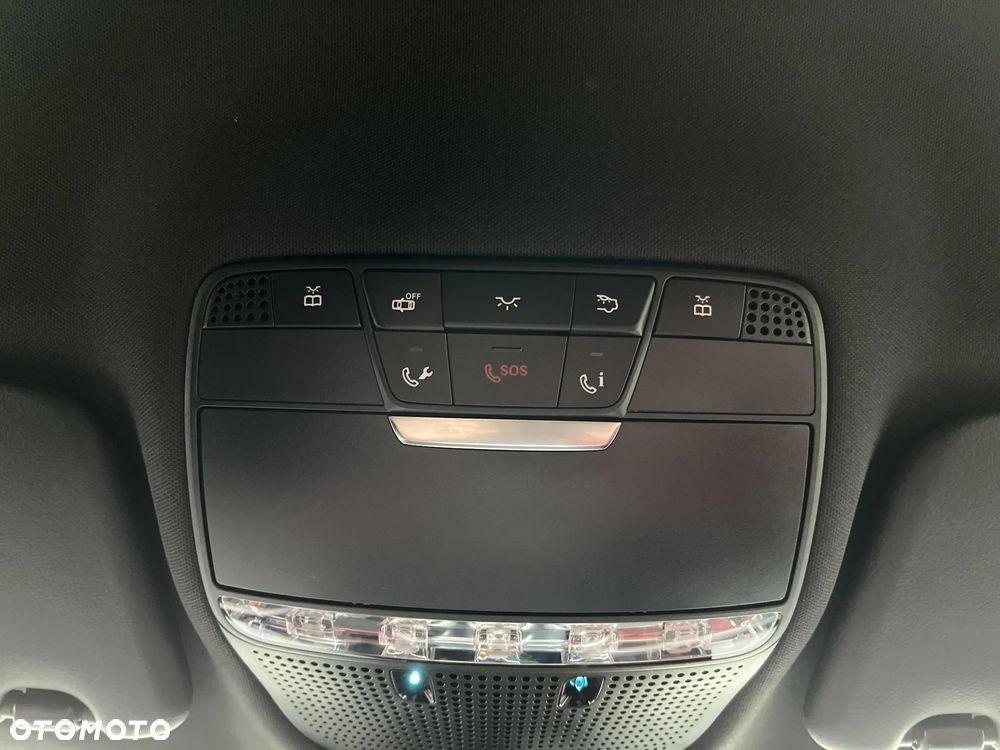 Mercedes-Benz Klasa C 200 4-Matic 9G-TRONIC - 24