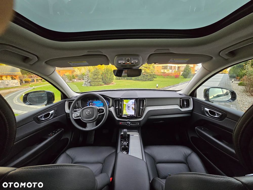 Volvo XC 60 B5 B AWD Plus Dark - 8