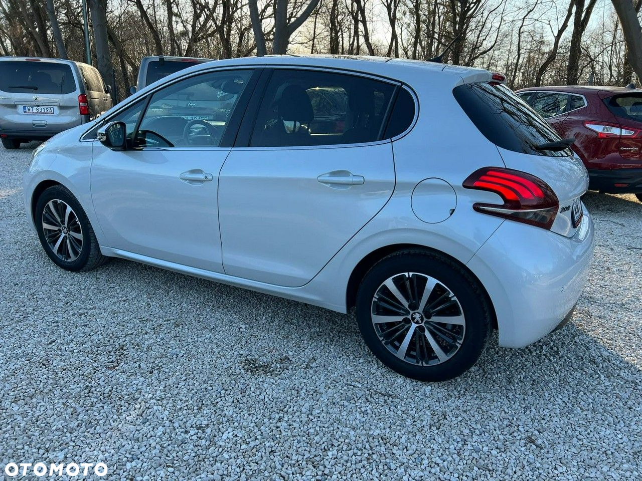 Peugeot 208 1.2 PureTech GPF Allure S&S EAT6 - 11