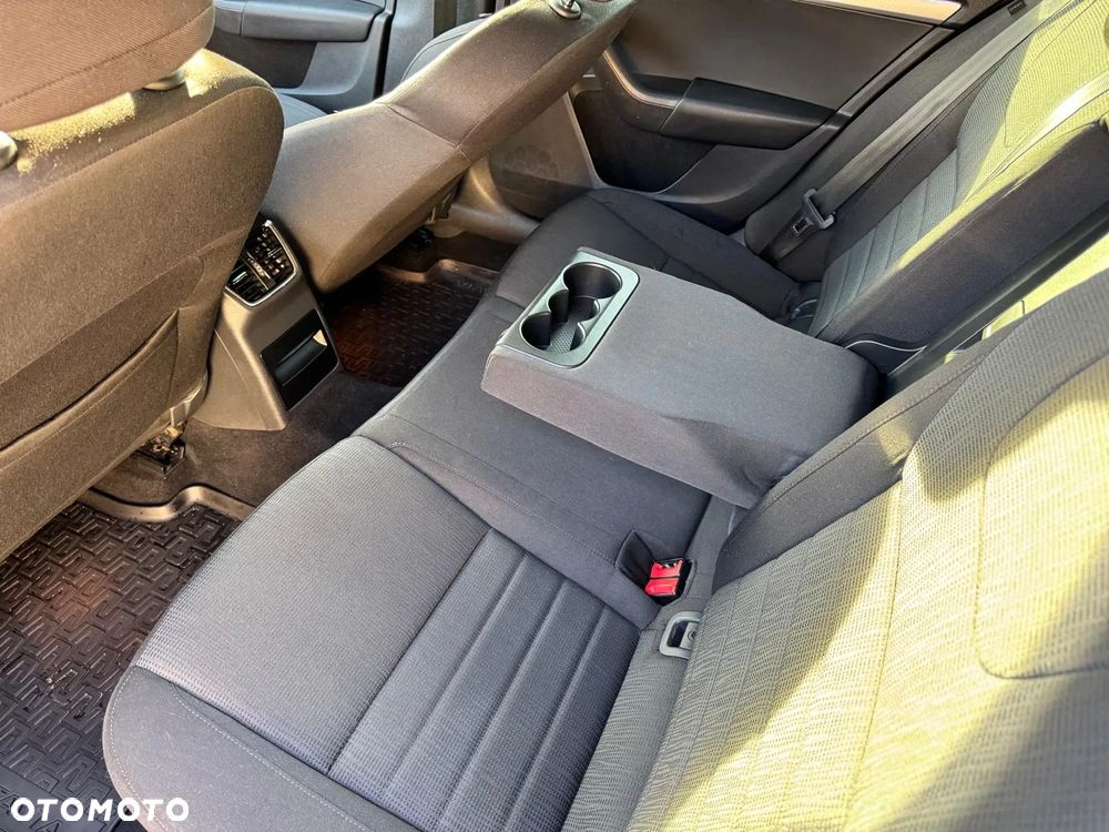 Skoda Octavia 1.6 TDI Ambition DSG - 8