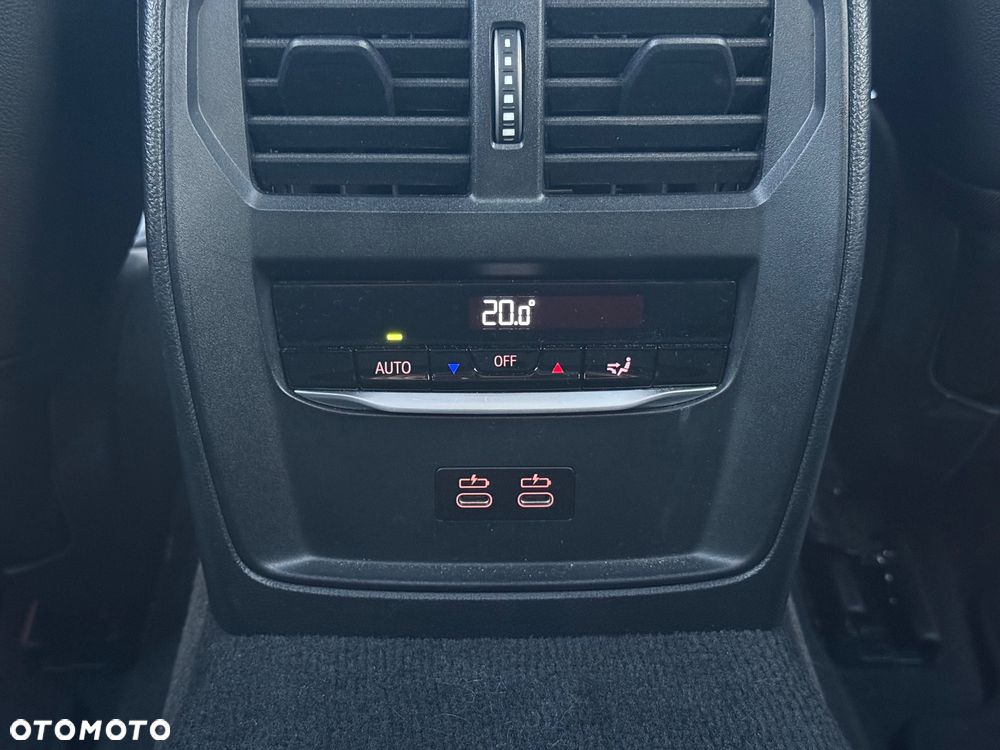 BMW Seria 3 320d xDrive M Sport sport - 23