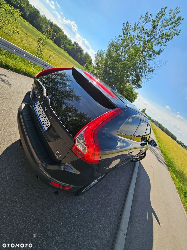Volvo XC 60 T6 AWD Momentum - 21