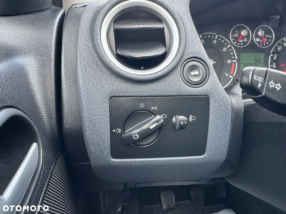 Ford Fusion 1.6 Elegance - 24