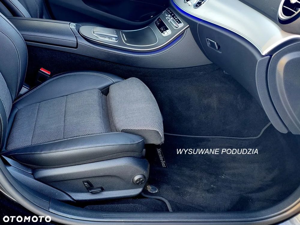 Mercedes-Benz Klasa E 300 4Matic 9G-TRONIC - 17