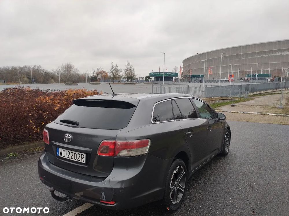 Toyota Avensis 2.0 D-4D Premium - 8