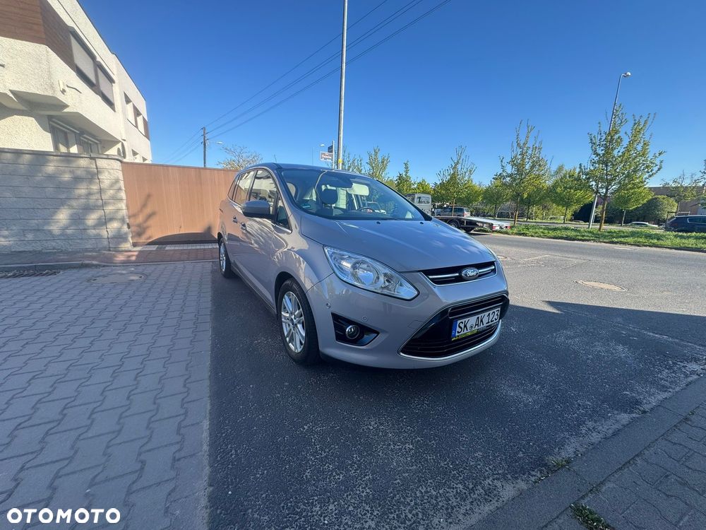 Ford Grand C-MAX - 25