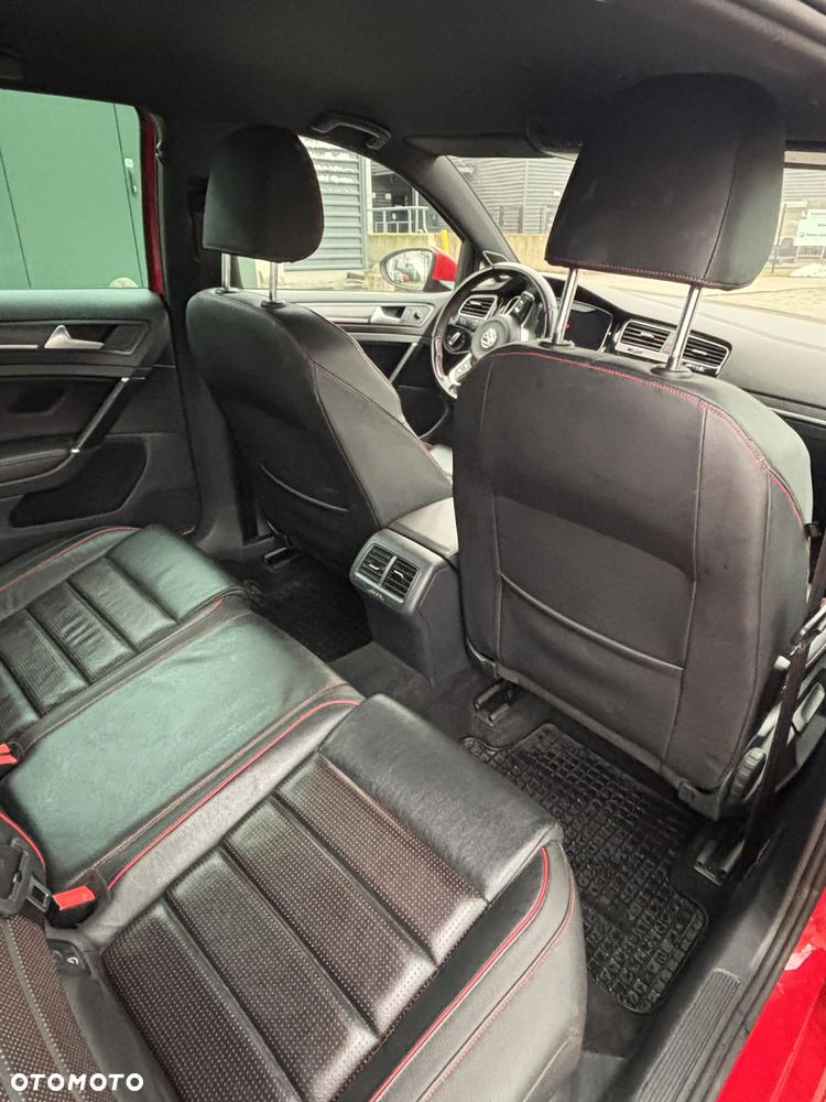 Volkswagen Golf - 12