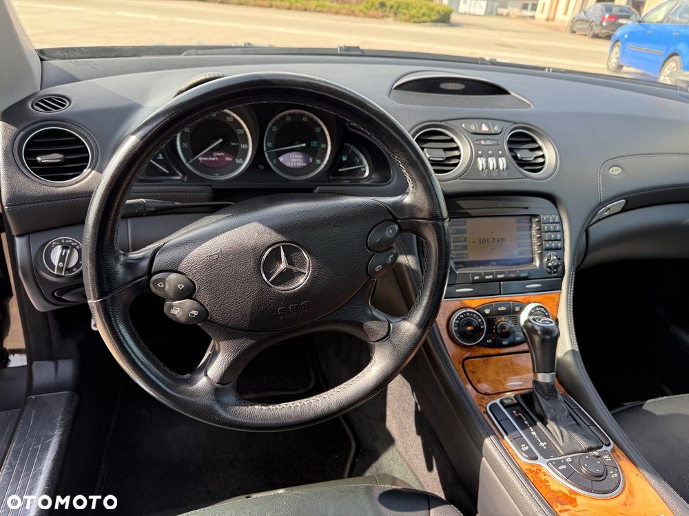 Mercedes-Benz SL - 15