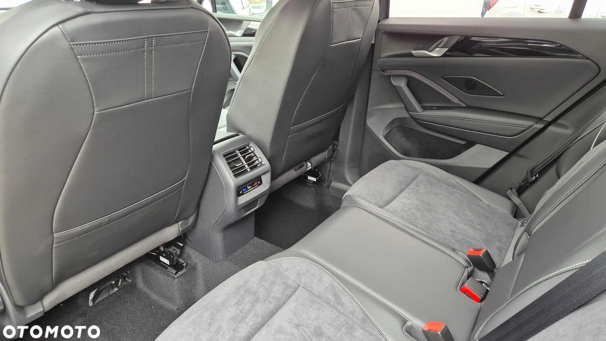 Volkswagen Tiguan 1.5 eHybrid PHEV Elegance DSG - 12