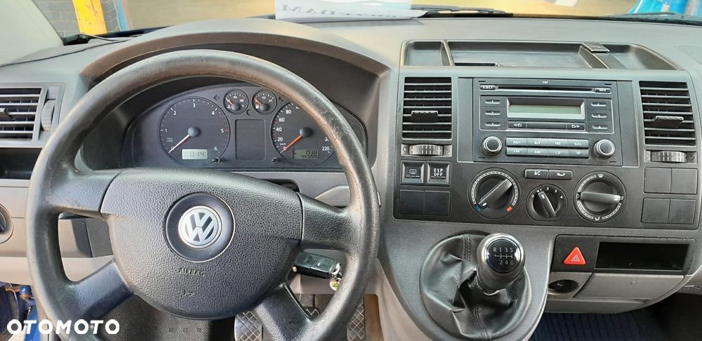 Volkswagen Transporter - 4