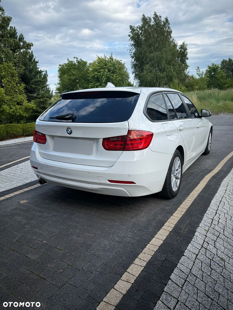 BMW Seria 3 318d Touring - 4