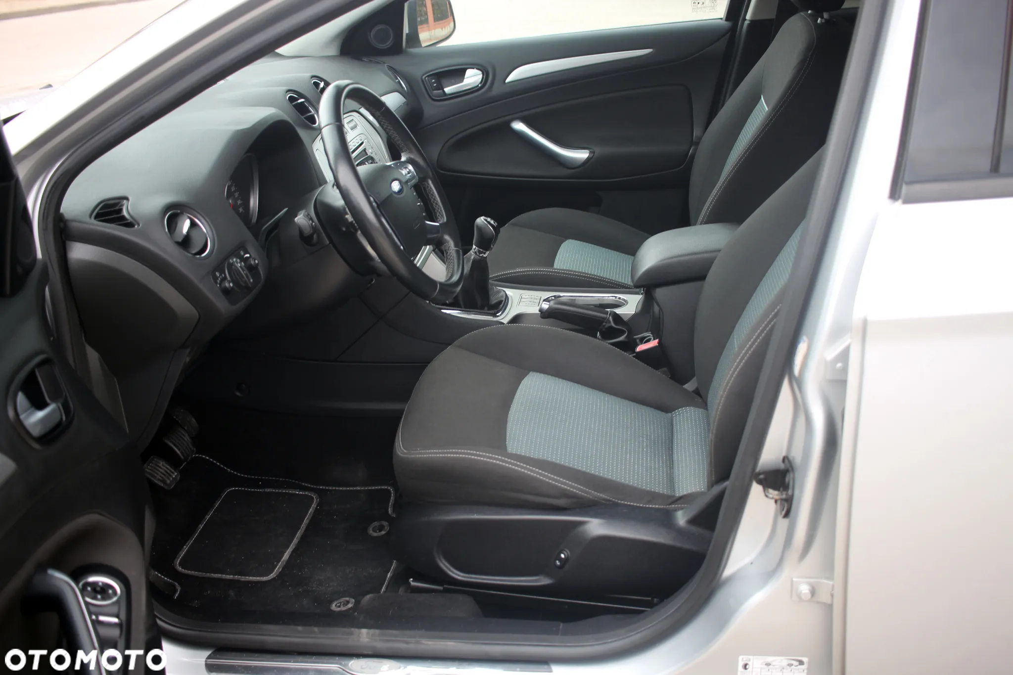 Ford Mondeo 2.0 Champions Edition - 11