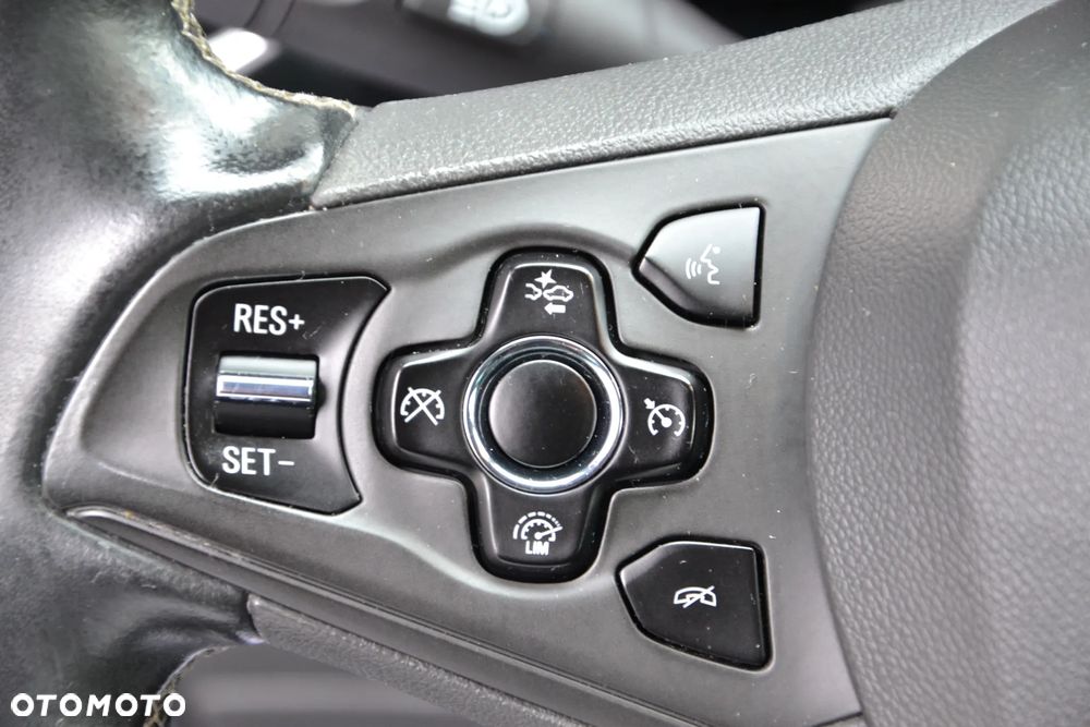 Opel Astra 1.6 CDTI Dynamic S&S - 34