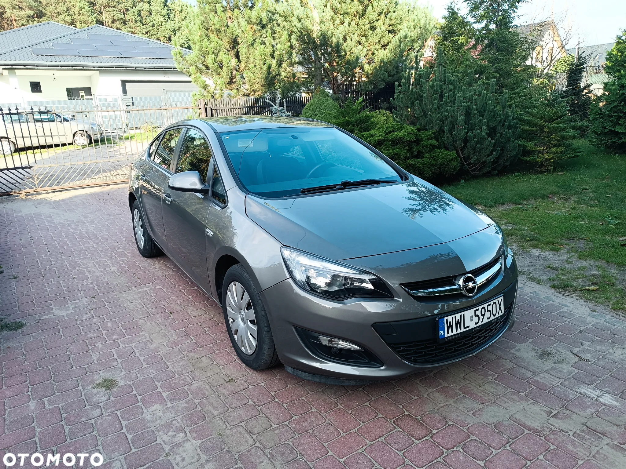 Opel Astra IV 1.4 T Enjoy EU6 - 12